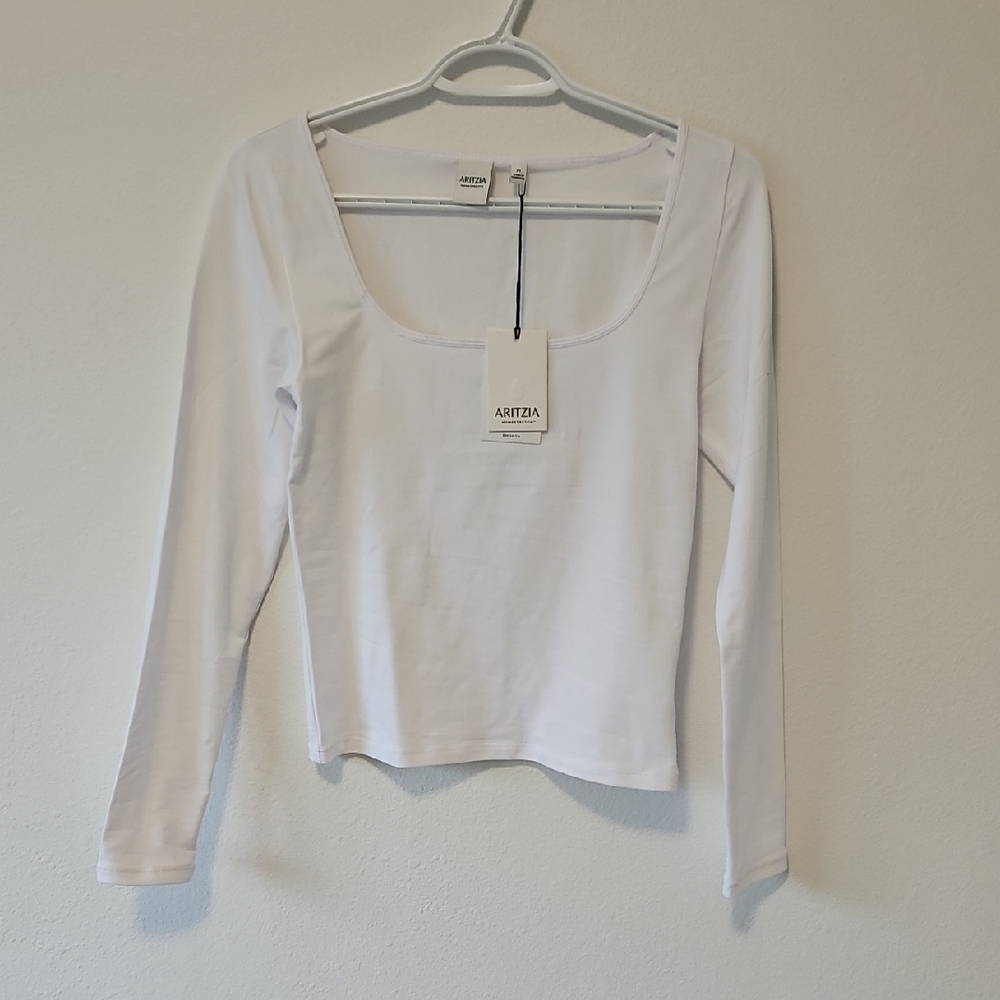 💛Aritzia Scoop Neck